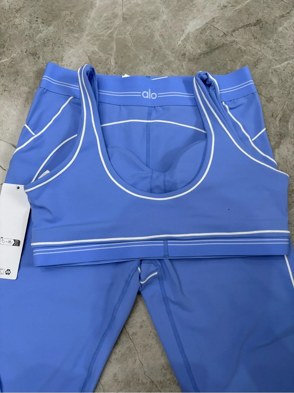 ALO Yoga supportive sports